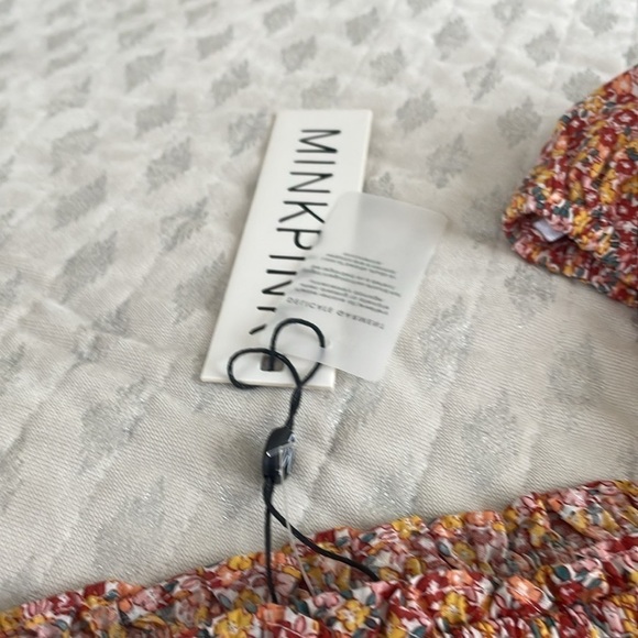 MinkPink NWt Floral Smocked Long Sleeve Crop Top MSRP$99‎ Size Medium - Picture 6 of 6
